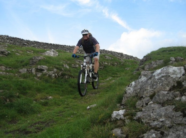  Senderos en el campo 